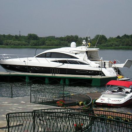 Maxmarine Yacht Club Hotel 新卡霍夫卡 外观 照片